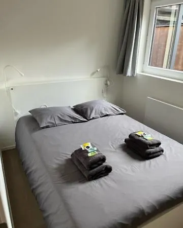 2 Slaapkamers Orly 1 *